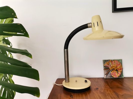 Mid Century Modern Beige Metal Gooseneck Work Desk Table Lamp 1960s