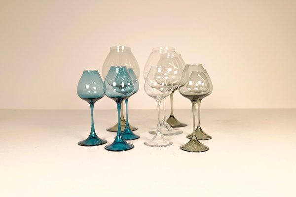 Mid-Century Tulip Glasses by Nils Landberg for Orrefors, Sweden, 1950s, Set  of 9 for sale at Pamono
