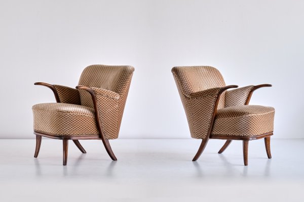 Velvet sculptural chair top