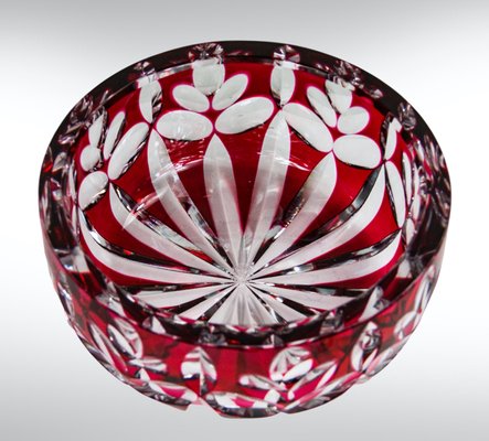 https://cdn20.pamono.com/p/g/1/1/1142440_ixmgp2mbp4/vintage-glass-bowl-centrepiece-from-cristal-st-louis-france-6.jpg