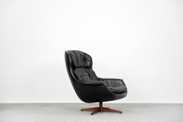 Swedish Modernist Leather Swivel Lounge Chair From Selig Imperial