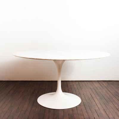 Saarinen Tulip Dining Table And 6 Non, Oval Tulip Dining Table
