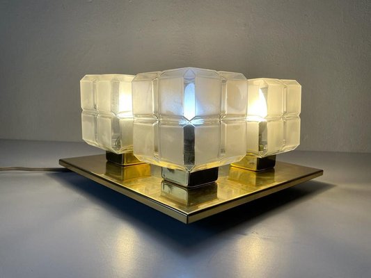 Würfelförmige Deckenlampe aus Glas & Messing von Kalmar Leuchten, 1960er  bei Pamono kaufen