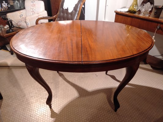 Extendable Oval Table In Mahogany With, Dining Room Chairs With Mahogany Legs