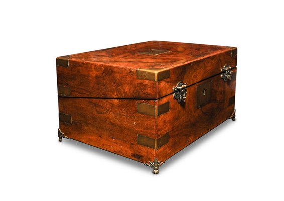 Uhrenbewegerbox aus Nussholz & Messing, 1800er bei Pamono kaufen