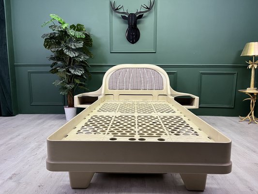 onderwerpen microscopisch enkel en alleen Vintage Retro Space Age Frame Bed by James Seccombe, 1970s for sale at  Pamono