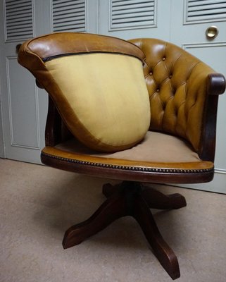 Antique Chesterfield Leather Bankers Swivel Tilt Office Chair 1930s For At Pamono Antique Chesterfield Leather Bankers, Antique Swivel Desk Chair Uk