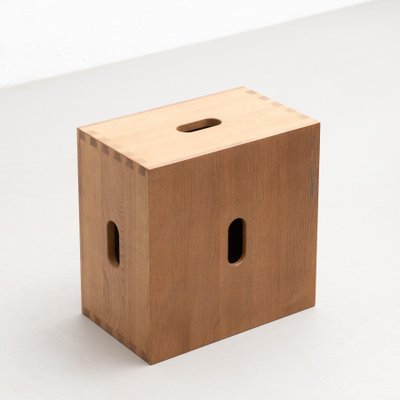 Corbusier stool clearance