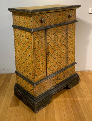 16th Century Tuscan Painted Cabinet For At Pamono 16th Century Tuscan Painted Cabinet For, Tuscan Bronze Laminate Flooring