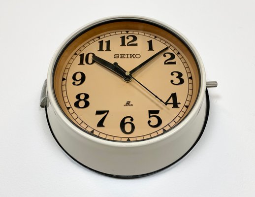Reloj de pared vintage beige de Seiko Navy, años 70 en venta en Pamono