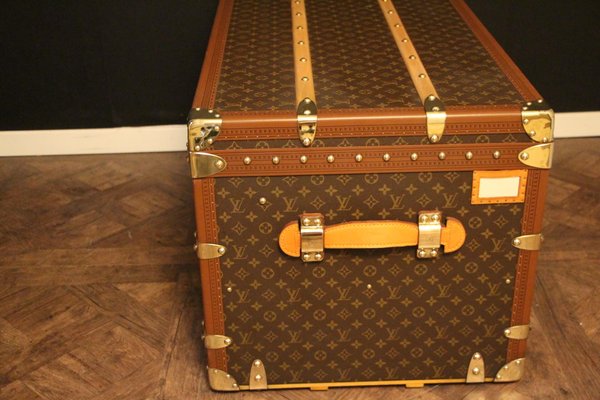 Monogrammed Trunk from Louis Vuitton, 1920s for sale at Pamono