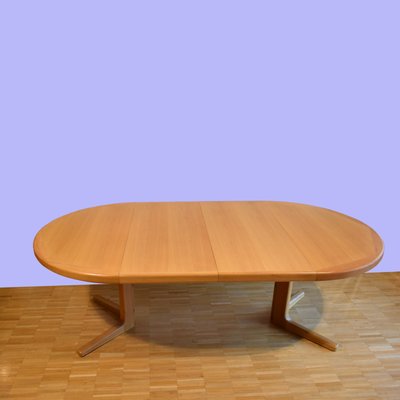 Mid Century Danish Oak Round Table From, Danish Extendable Round Oval Dining Table Oak