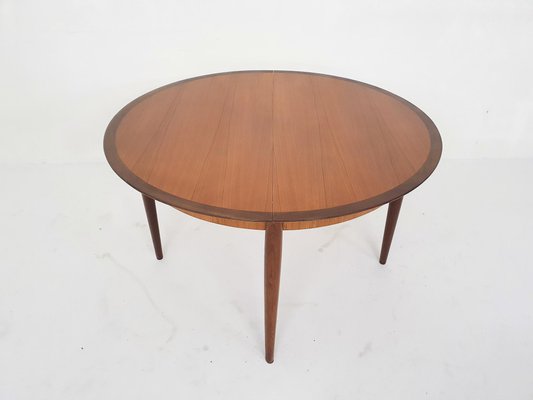 Round Teak Extendable Dining Table By, How To Make A Round Extending Dining Table