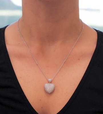18 Karat White Gold Heart-Shaped 