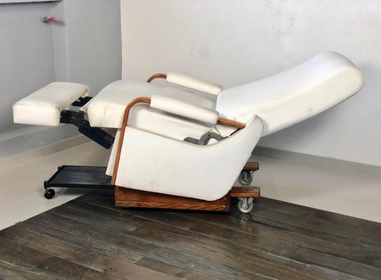 Italian White Leather La-Z-Boy Rocking Armchair by Pizzetti Roma