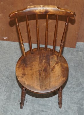 Antike schwedische edwardianische Penny Windsor Stühle aus Nussholz von  Ibex, 2er Set bei Pamono kaufen