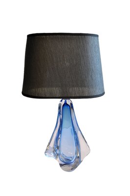 Lámpara de mesa de cristal en azul con pantalla de mármol de Val Saint  Lambert en venta en Pamono