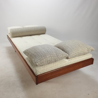 Mid century on sale daybed queen