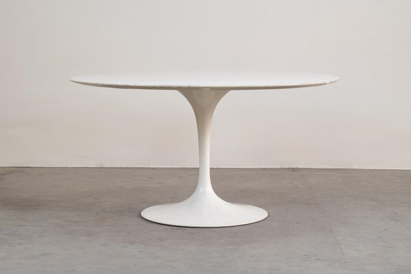 White Pedestal Dining Table In Aluminum, 40 Inch Round Pedestal Coffee Table