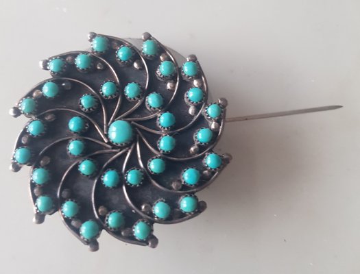 Petit Mid-Century Turquoise and Silver Zuni Point Sun Wheel Brooch