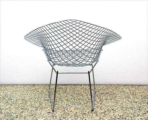 Metal Diamond Chairs by Harry Bertoia for Knoll, Set of 2 Metal Diamond Chairs by Harry Bertoia for Knoll, Set of 2