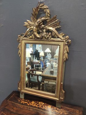 Kleiner Spiegel im Louis XVI Stil aus goldenem Holz bei Pamono kaufen