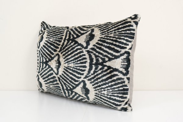 Black and white ikat pillow 2025