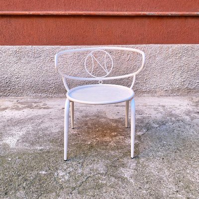 Outdoor white sales metal chairs