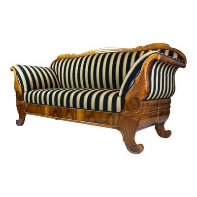 Early 19th Century Biedermeier Walnut Sofa, Germany for sale at Pamono