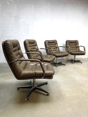 aluminum lounge