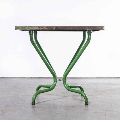 Green Metal Outdoor Dining Table 1960s, How To Strip And Paint Wrought Iron Furniture Legs In Philippines