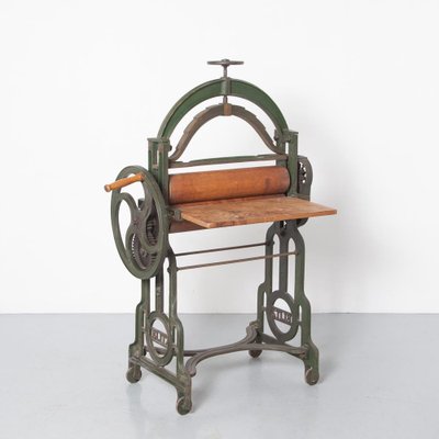 Mangle ironer outlet