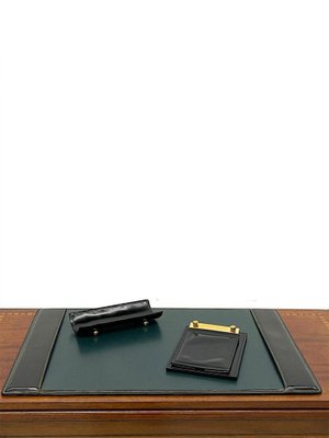 Set da scrivania in ottone e pelle nera, metà XX secolo, set di 3 in  vendita su Pamono