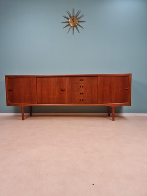 Credenza Mid Century moderna in teak di Harry Ostergaard per Randers Furniture Factory anni 50 in vendita su Pamono