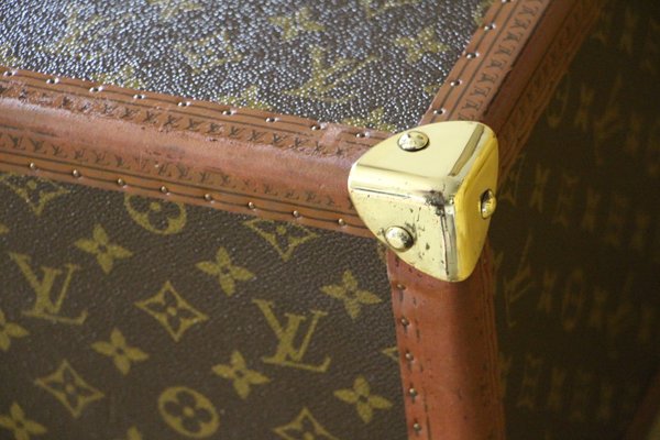 Lot - Louis Vuitton Leather. Monogram Canvas Train Case