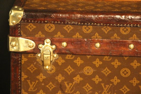 Monogrammed Trunk from Louis Vuitton, 1920s for sale at Pamono