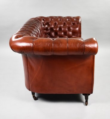 Victorian Style Leather Chesterfield Sofa For At Pamono Victorian Style Leather Chesterfield, What Style Of Furniture Is A Chesterfield Sofa