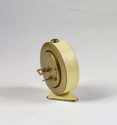 Reloj despertador italiano vintage en amarillo crema y dorado con tono de Emes anos 60 en venta en Pamono