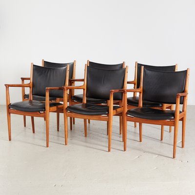JH-513 Armchair in Teak by Hans J. Wegner for sale at Pamono