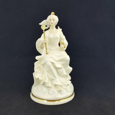 Interpreter constant stay Queen of the Ice Figurine from Royal Doulton for sale at Pamono