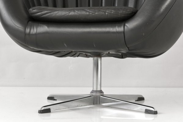 Dutch Swivel Bucket Chair In Leather, Leather Swivel Tub Chair Canada