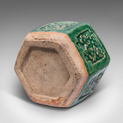https://cdn20.pamono.com/p/g/1/2/1245703_e8nrza620l/antique-japanese-hexagonal-glazed-earthenware-spice-jar-10.jpg