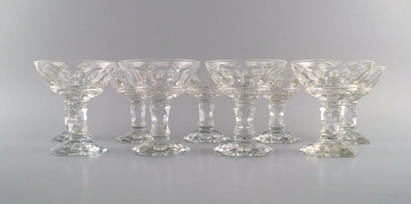 Französische Art Deco Champagner Schalen aus klarem Kristallglas von Baccarat, 9er Set bei Pamono kaufen