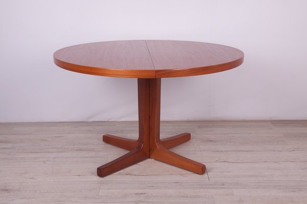 Danish Extendable Dining Table In Teak, How To Make A Round Extending Dining Table