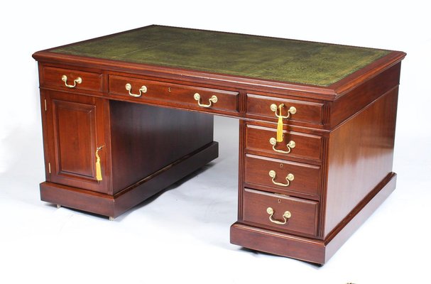 Victorian Mahogany Partner Pedestal Desk 19th Century for sale at