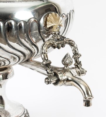 https://cdn20.pamono.com/p/g/1/2/1258477_yijuhuj44v/19th-century-regency-sheffield-silver-plated-tea-urn-12.jpg