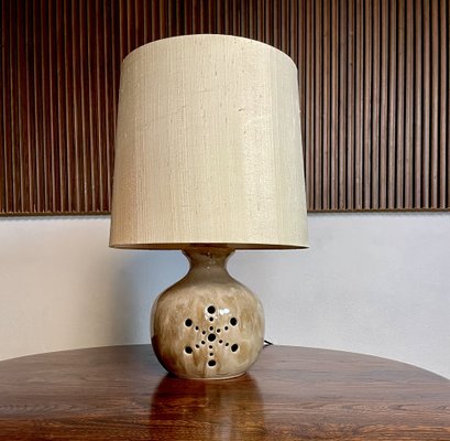 Lampada da tavolo in ceramica con portalampada illuminato di Hustadt  Leuchten, Germania, anni '60 in vendita su Pamono