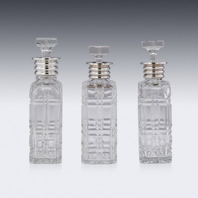 Parfümflaschen aus Glas, Frankreich, 1900er, 3er Set bei Pamono kaufen