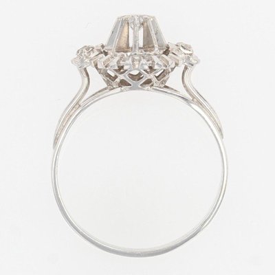 Bague en Or Blanc 18K avec Saphirs Blancs France 1970s en vente sur Pamono