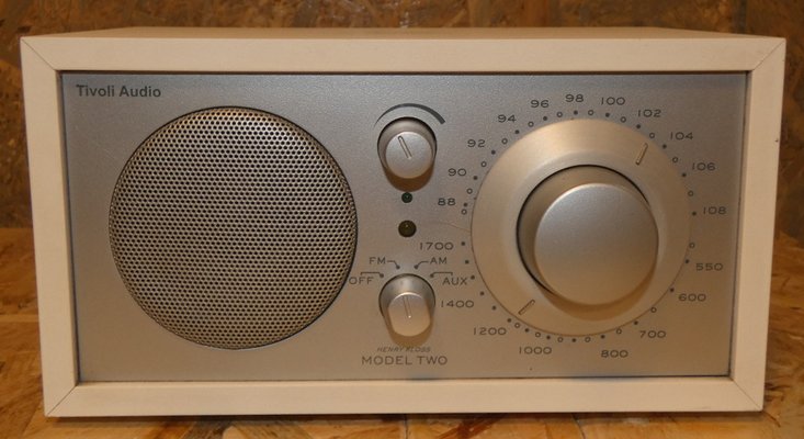 Tivoli Tivoli Henry Kloss Model Two System Radio and External Speaker Silver 